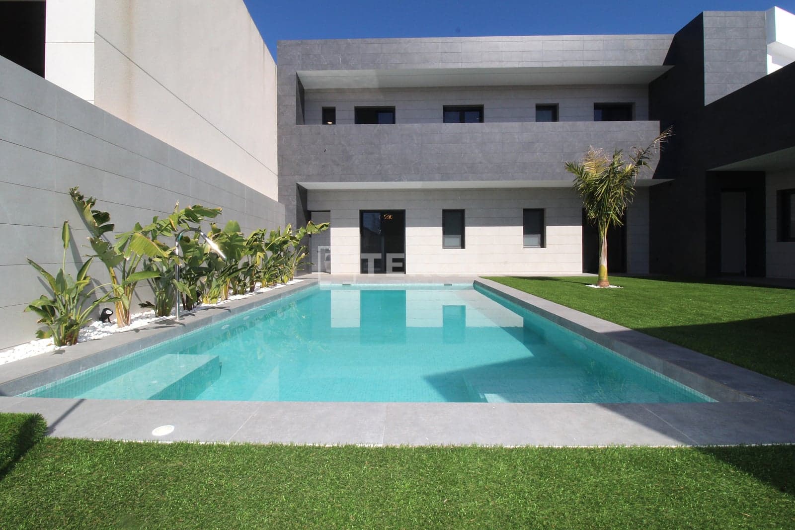 Carbon-neutral Houses image 1